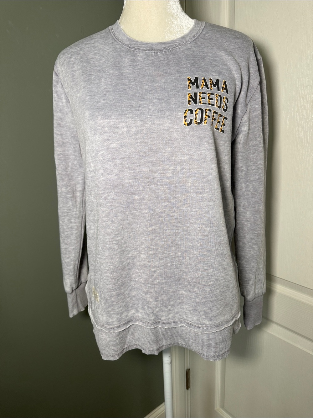 Simply Southern Mama Needs Coffee Gray Pullover Sweatshirt Size Small